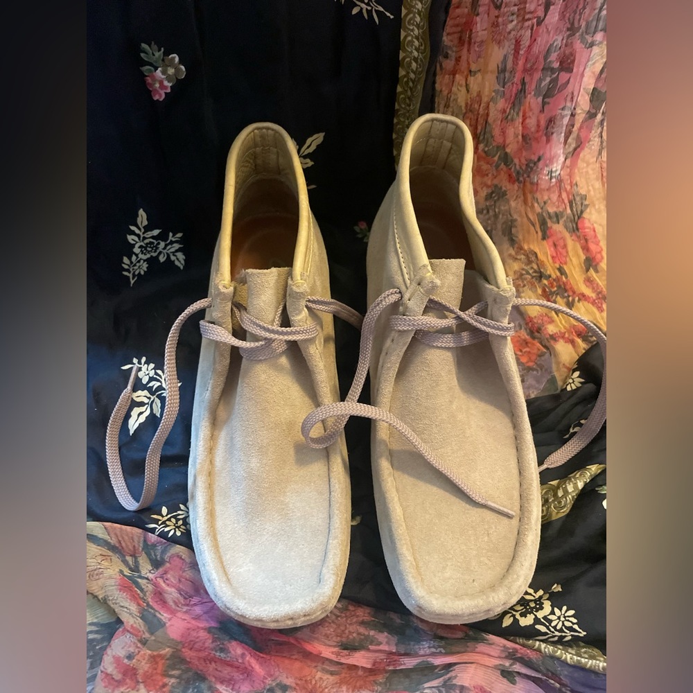 Tan Clarks Wallabees